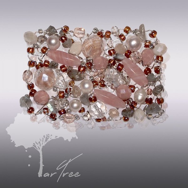 broszka malinowo-perlowa - gotowa.jpg